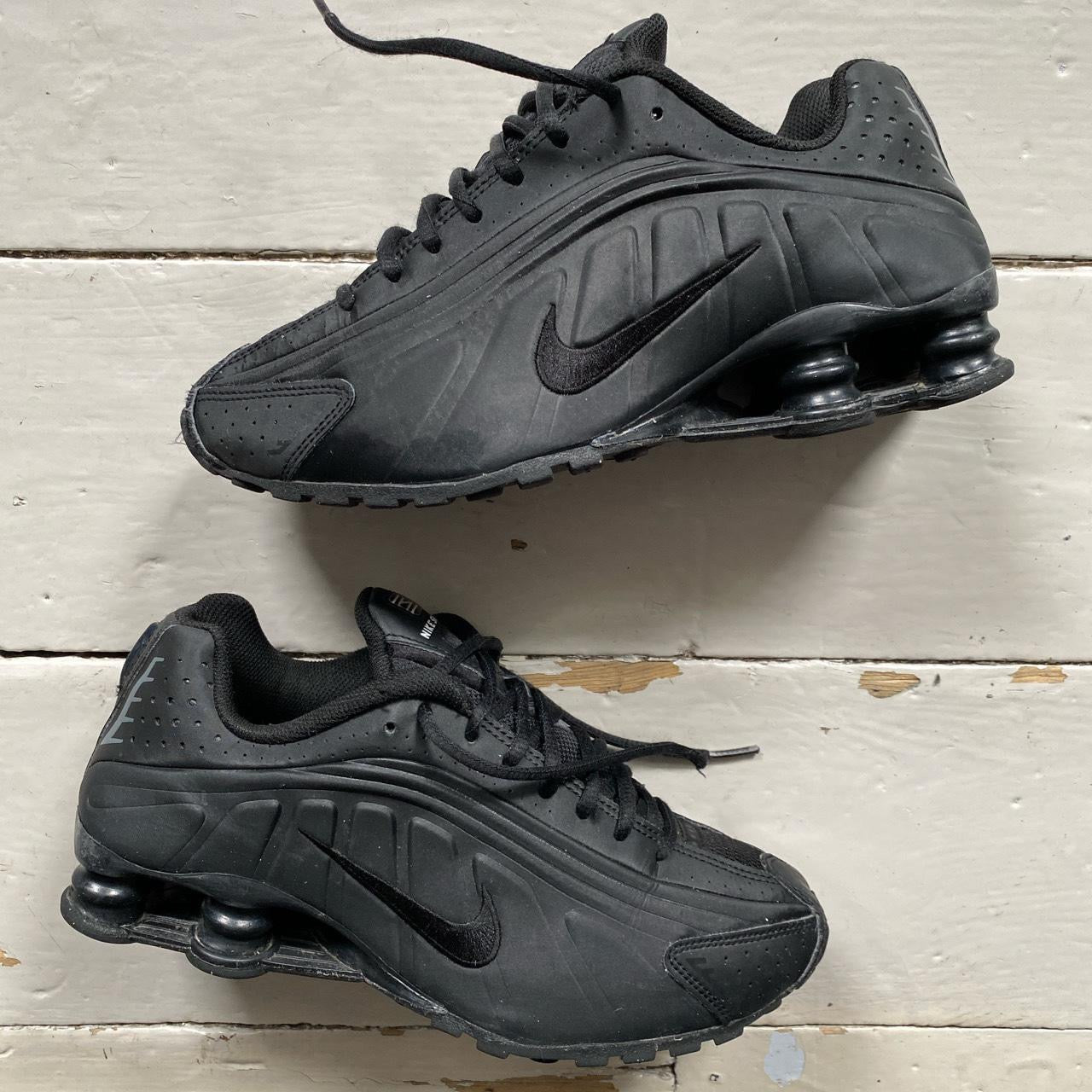 Nike Shox R4 Black (UK 6)