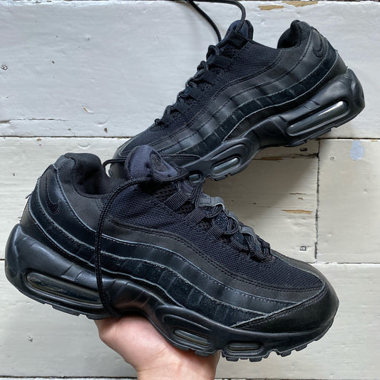 Nike Air Max 95 Black (UK 8)