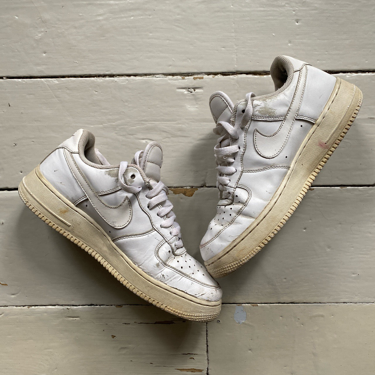 Nike Air Force 1 White (UK 8)