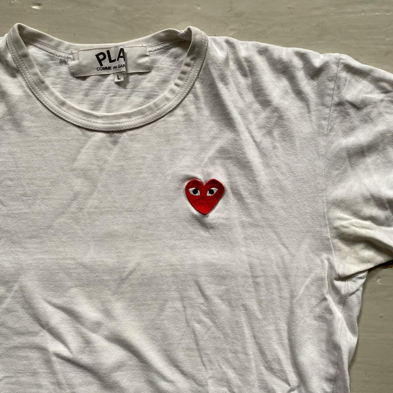 Comme Des Garcons Play T Shirt (Large)