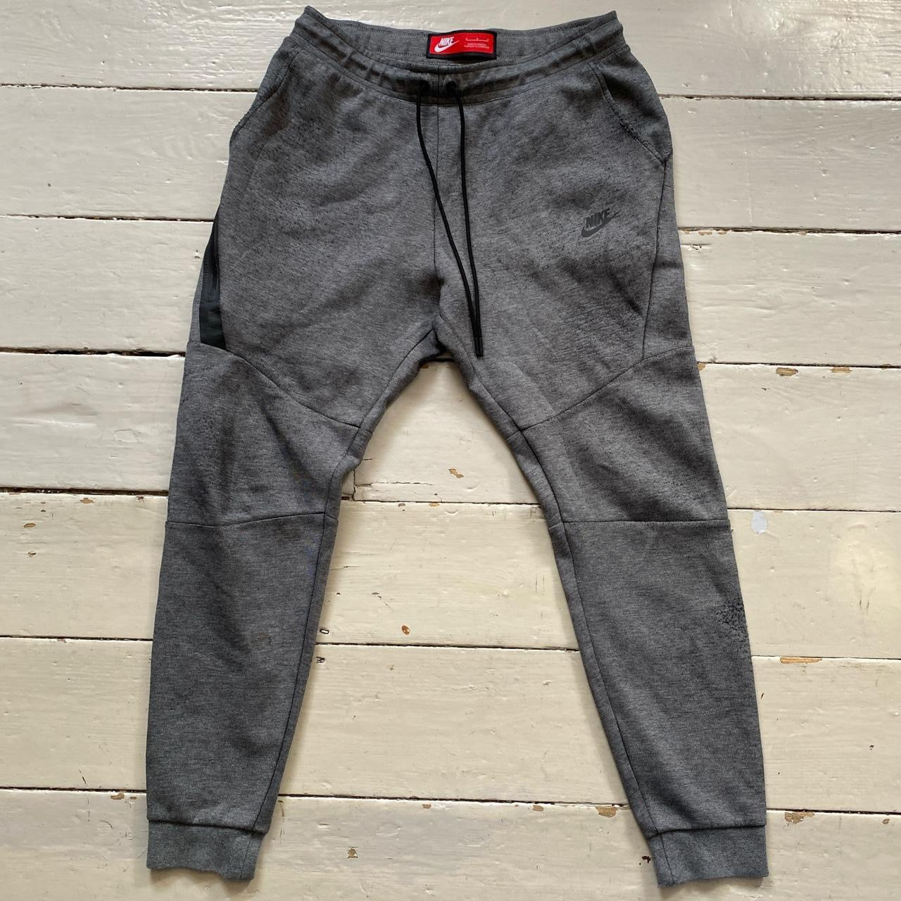 Nike Tech Fleece Grey (Medium)