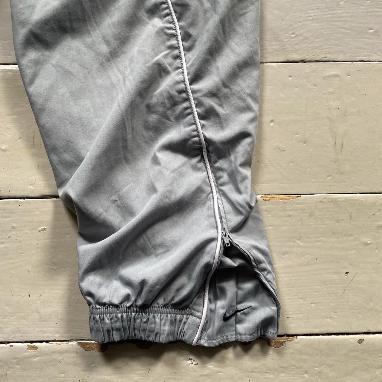 Nike Vintage Silver Silver Shell Bottoms (Large)