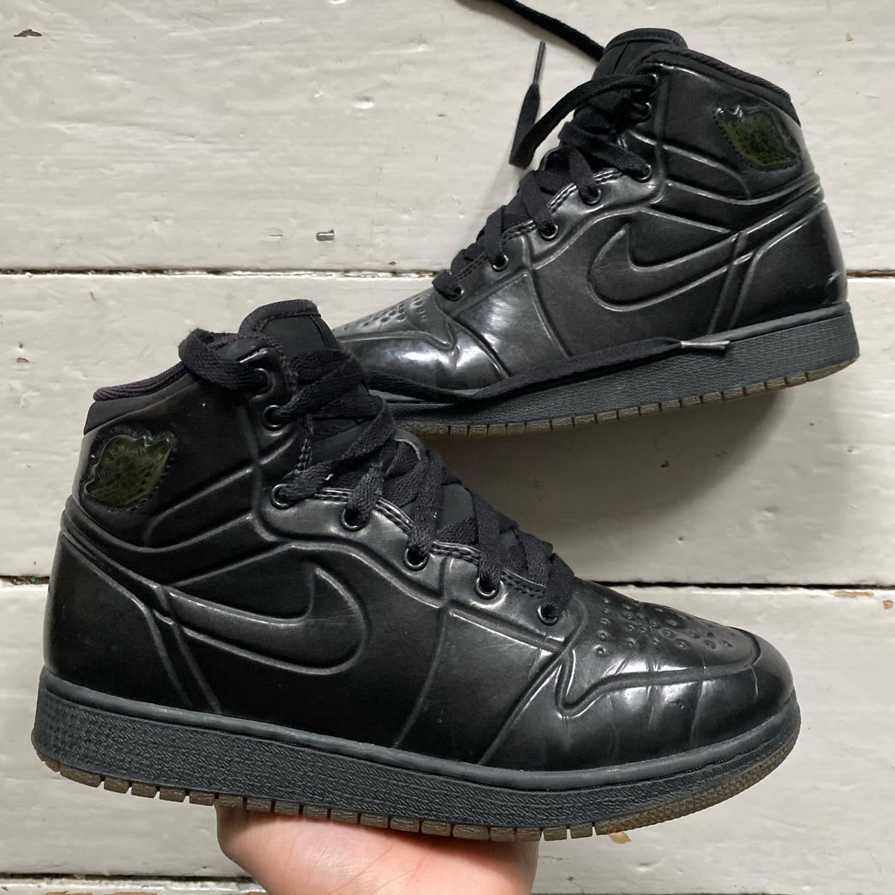 Jordan 1 Anodized Black (UK 5)