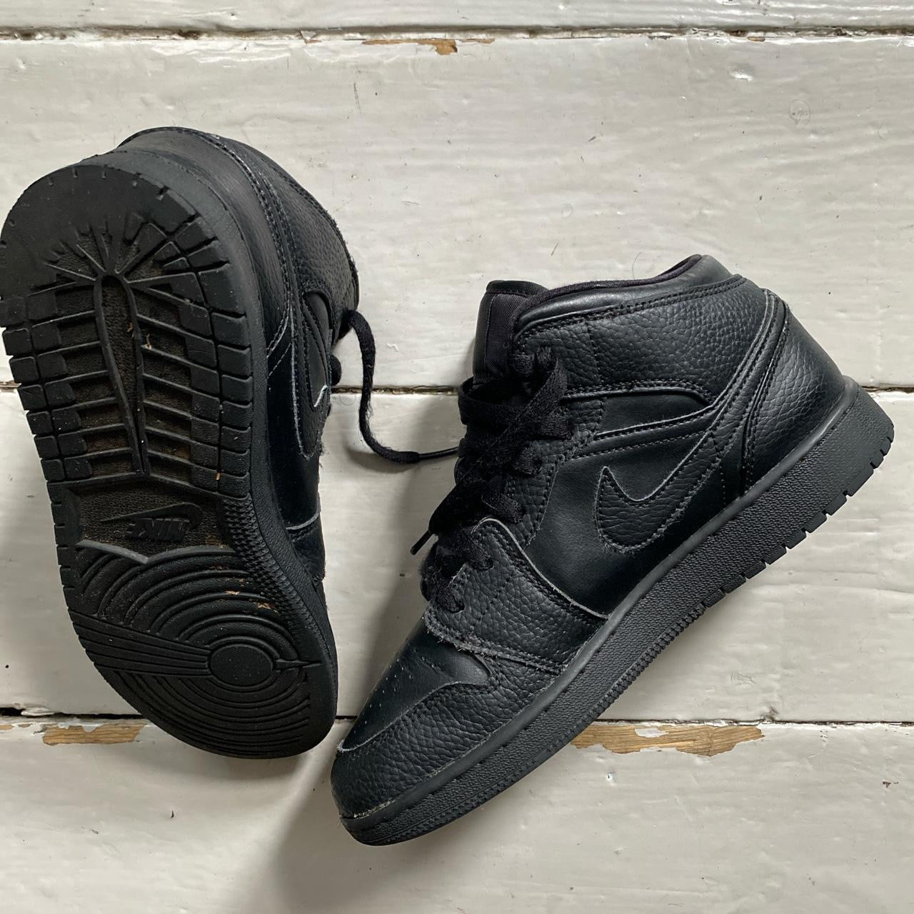 Jordan 1 Mid Triple Black (UK 6)