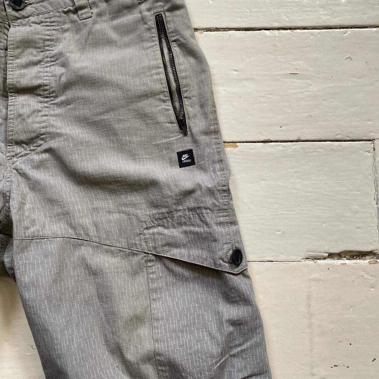 Nike Vintage Cargo Shorts Grey (Medium)