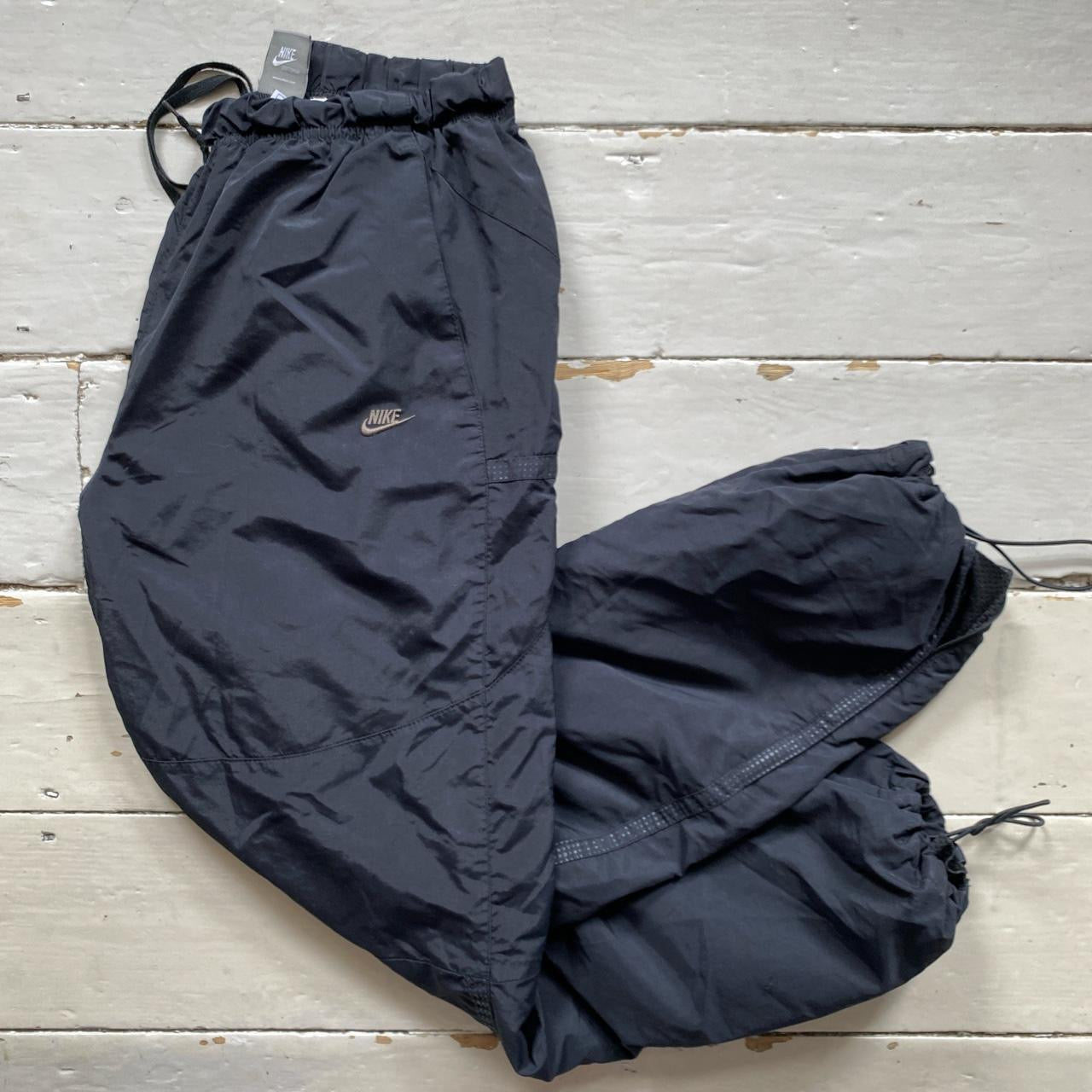 Nike Vintage Shell Bottoms (Medium)