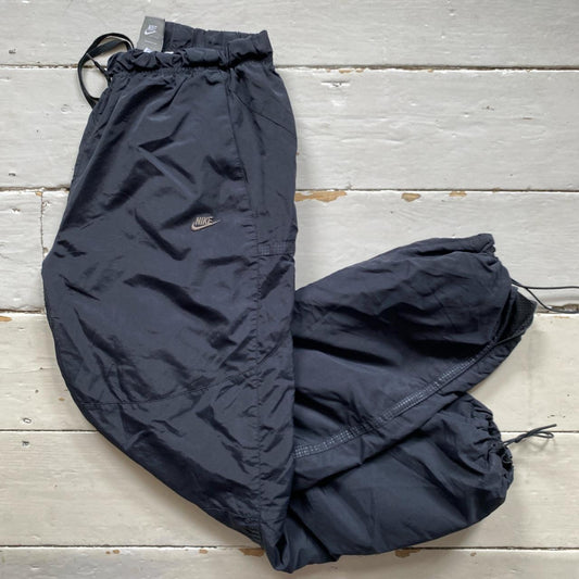 Nike Vintage Shell Bottoms (Medium)