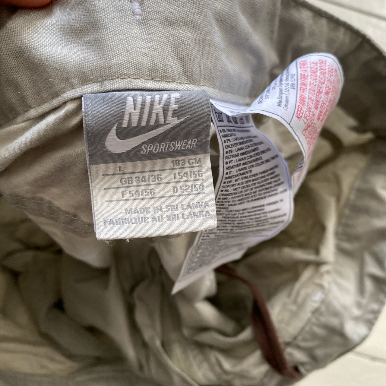 Nike Vintage Cargo Shorts (Large)
