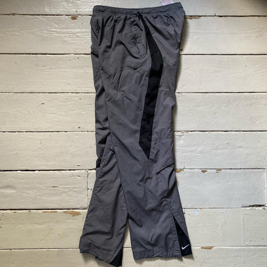 Nike Vintage Shell Bottoms (Small)