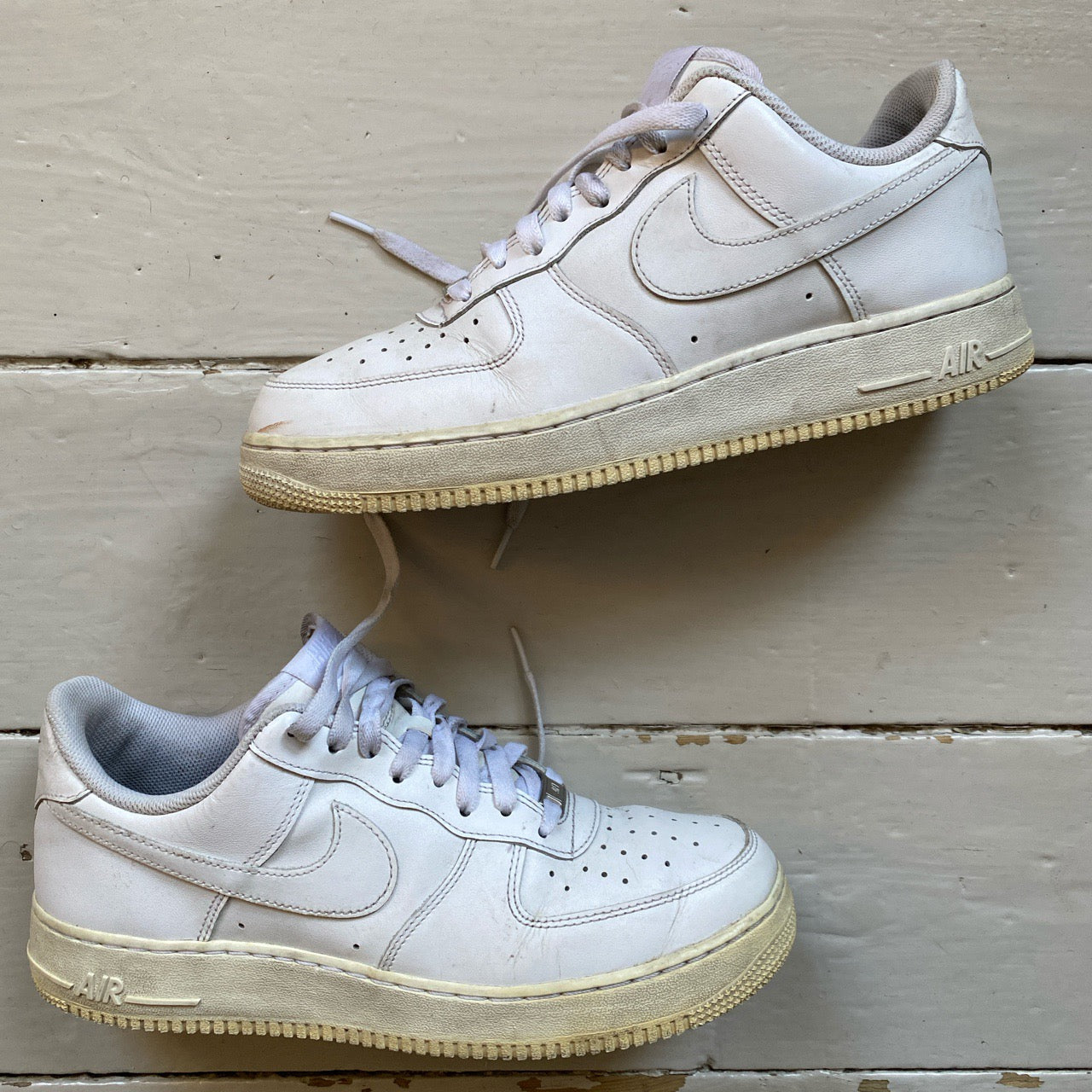 Nike Air Force 1 White (UK 9)