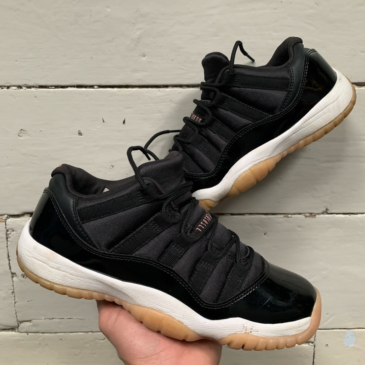 Jordan 11 Bleached Coral (UK 5)