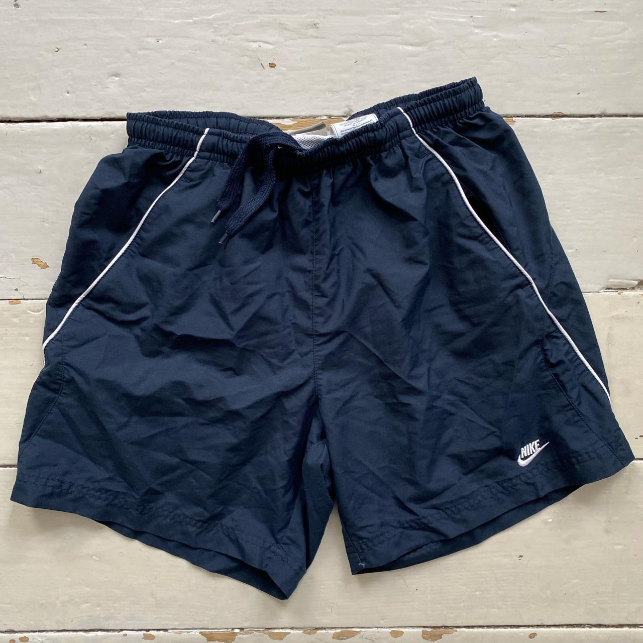 Nike Swoosh Shell shorts (Small)