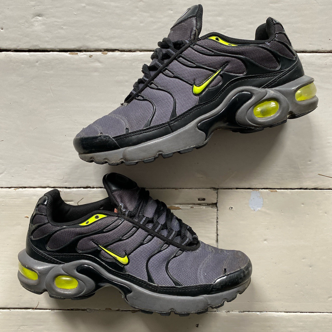 Nike TN Volt Grey (UK 4.5)