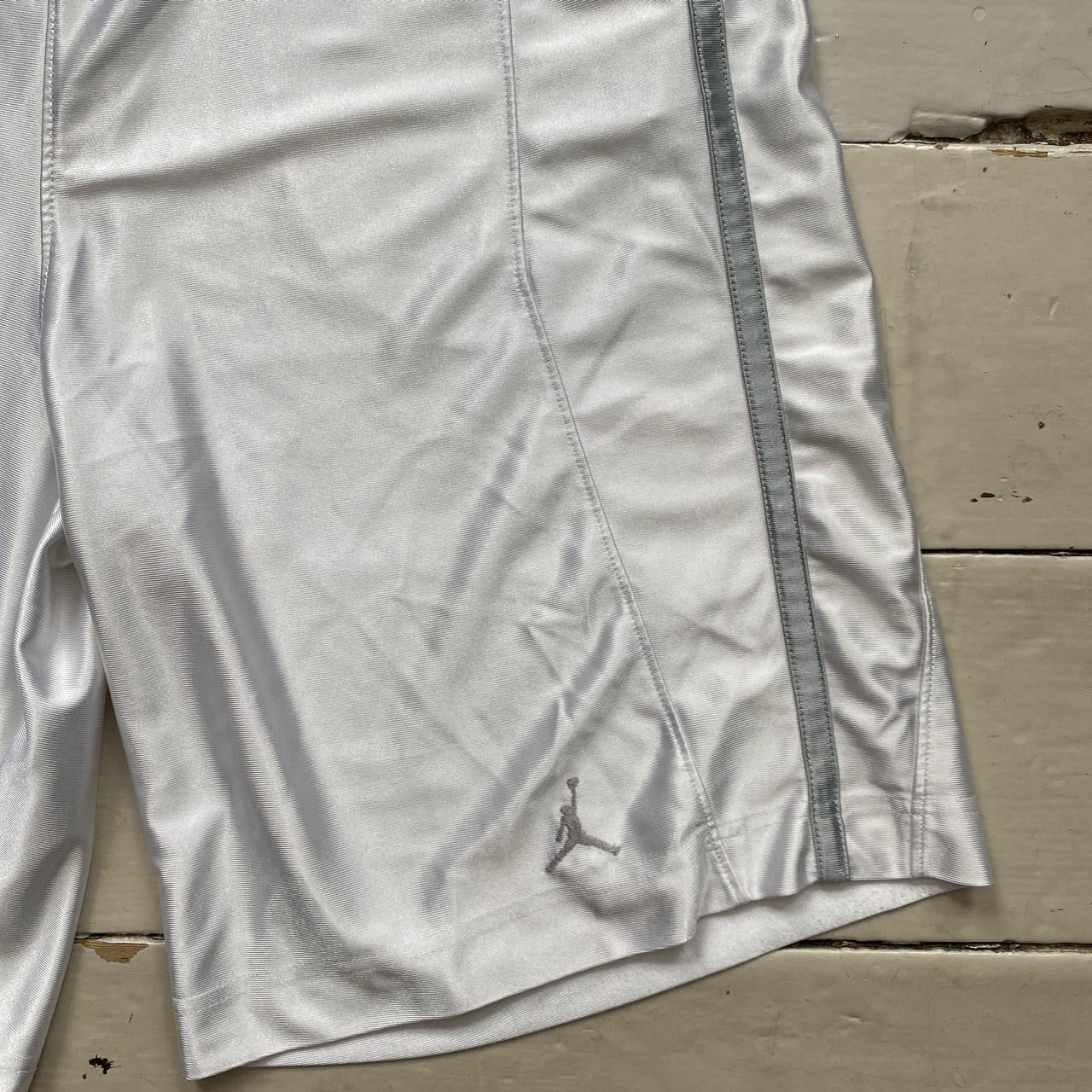 Jordan White Basketball Shorts (Medium)