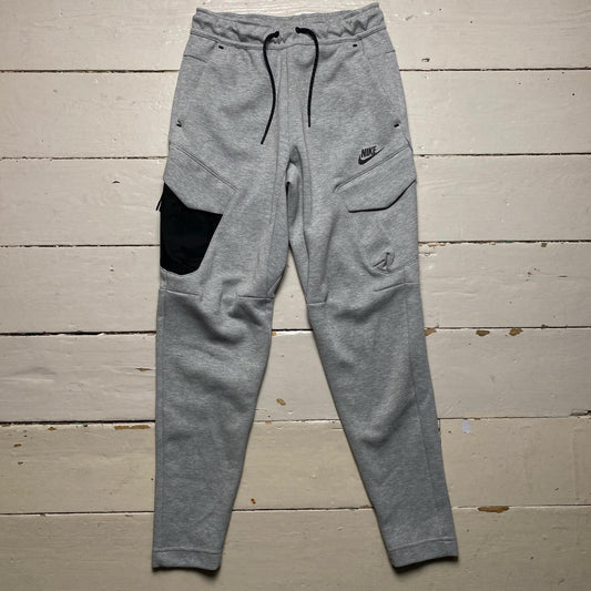 Nike Tech Fleece Cargo Grey Joggers (XS)