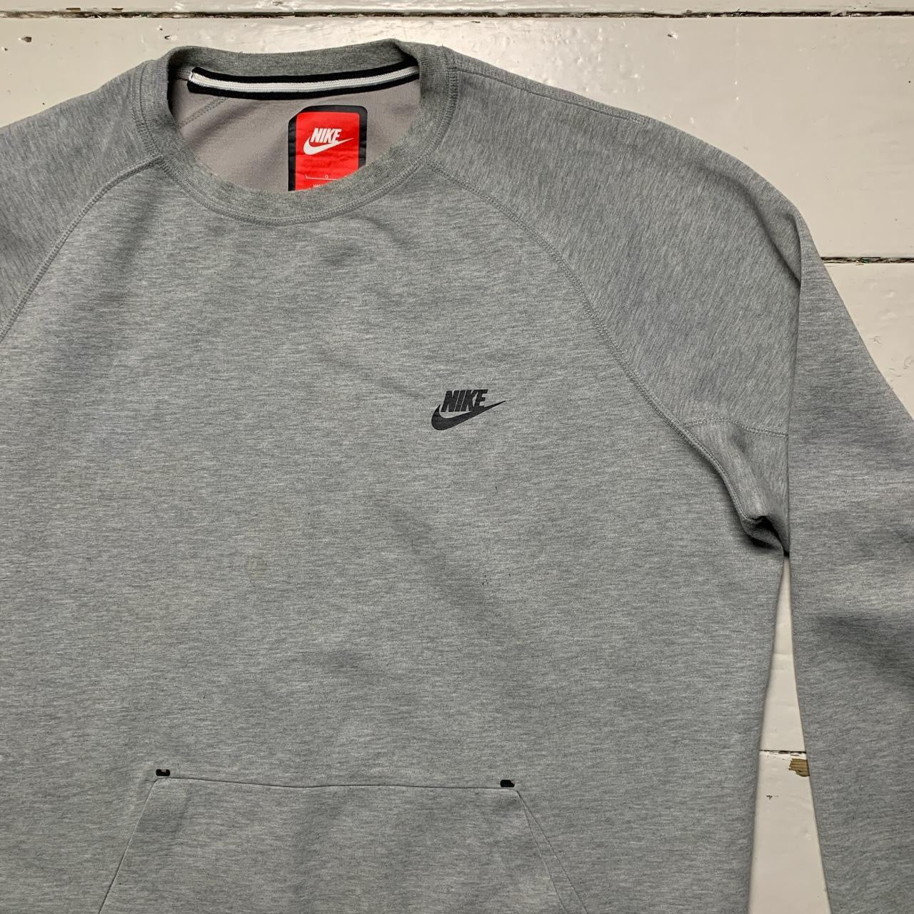 Nike Tech Fleece Grey Jumper (Large)