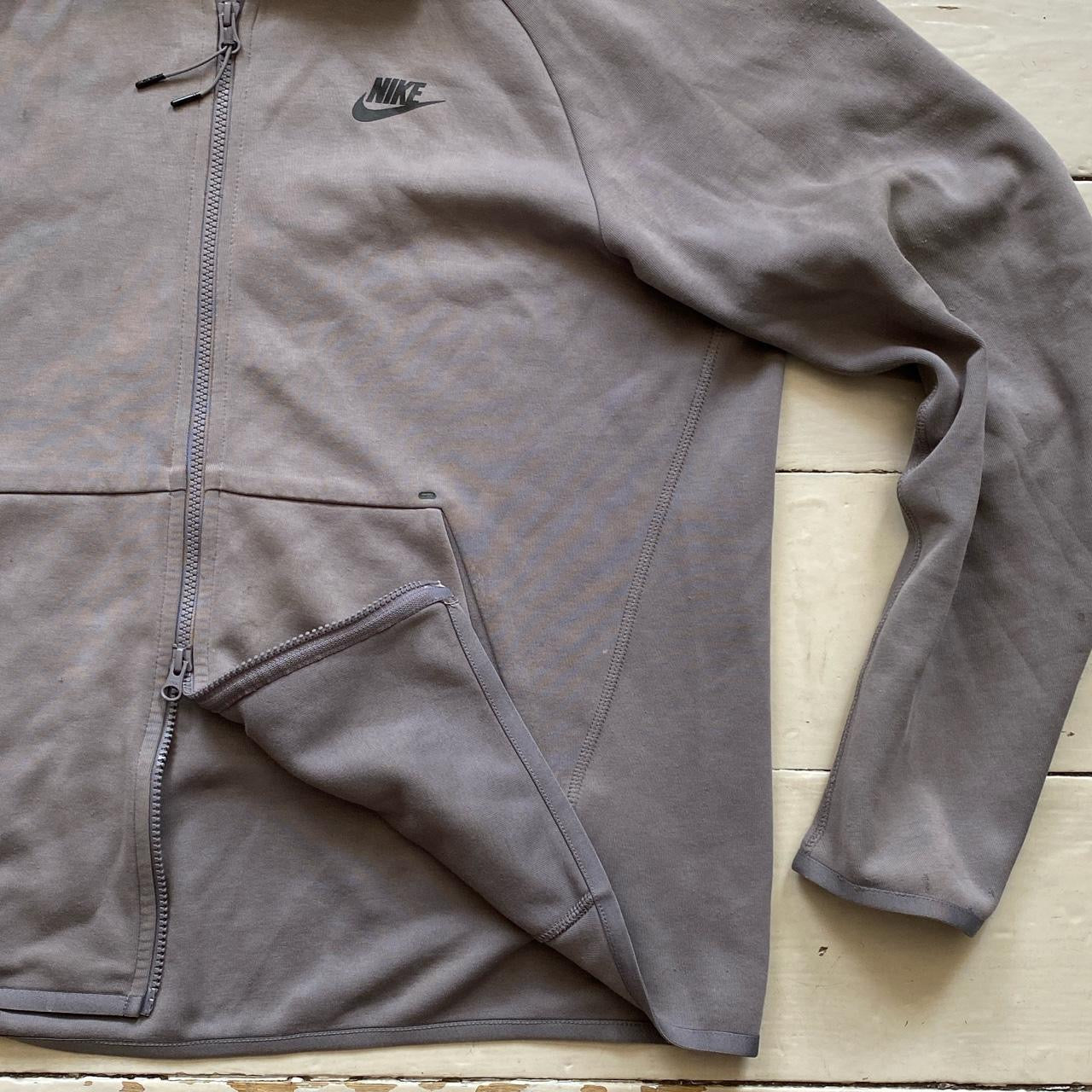 Nike Tech Fleece Grey Hoodie (Medium)