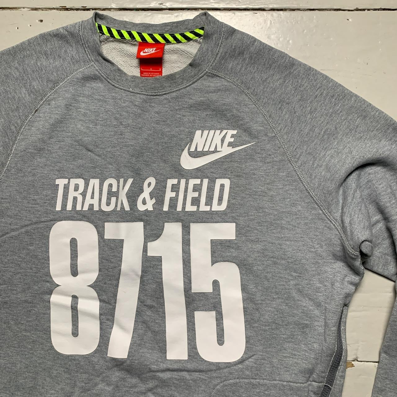 Nike Track and Field Grey Jumper (Large)