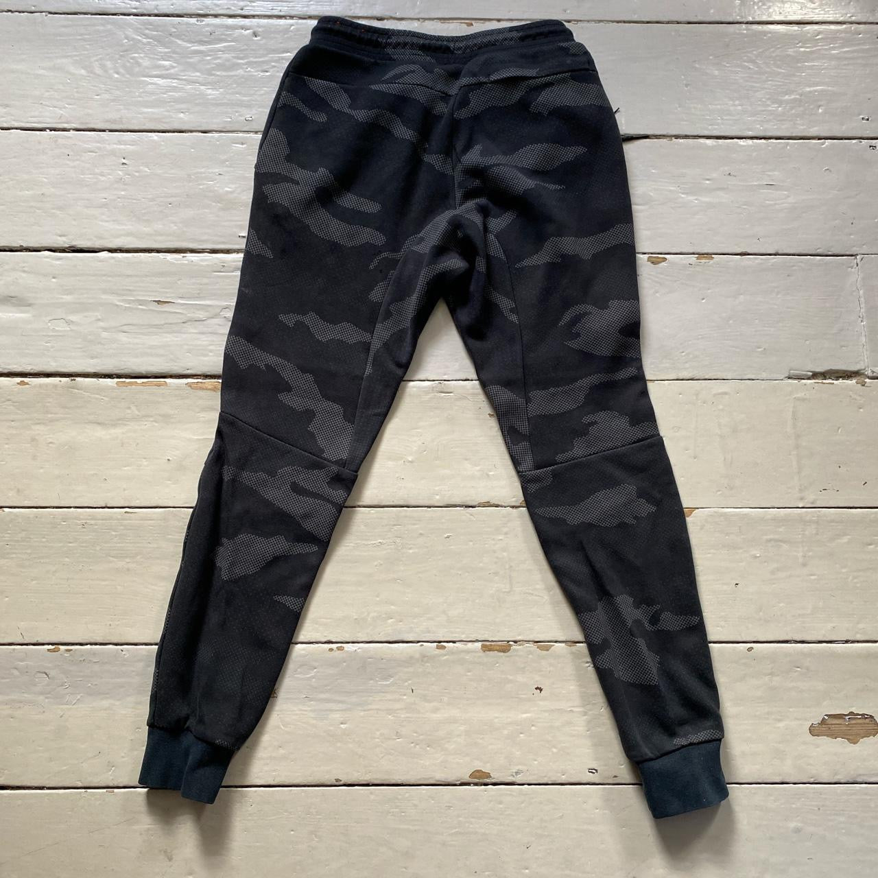 Nike Tech Fleece Camo Joggers (Small)
