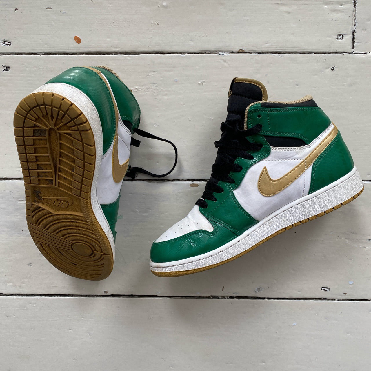 Nike Jordan 1 Celtics Vintage 2012 (UK 5.5)