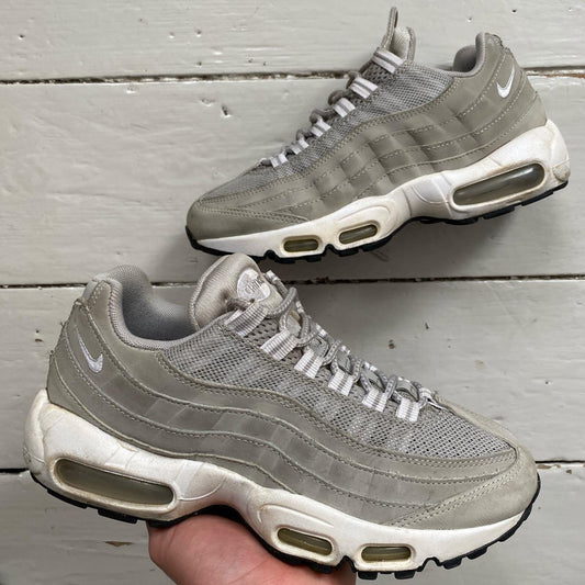 Nike Air Max 95 Grey and White (UK 6)
