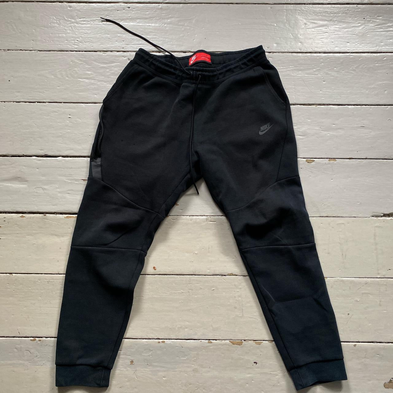 Nike Tech Fleece Black Joggers (Large)
