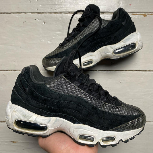 Nike Air Max 95 Black and White (UK 4)