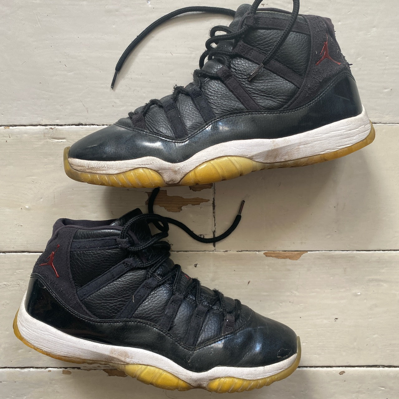 Jordan 11 72-10 Black and Red (UK 12)