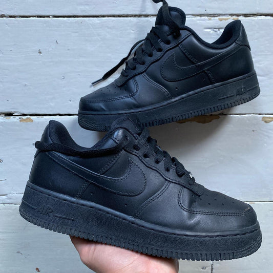 Nike Air Force 1 Black (UK 6)