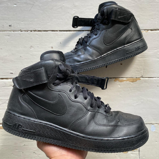 Nike Air Force 1 Black Mid (UK 9)