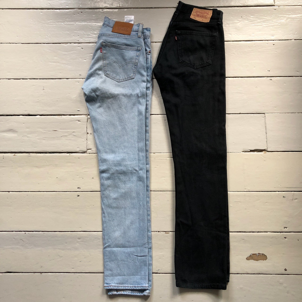 Levis Jeans Size 34 Waist Both