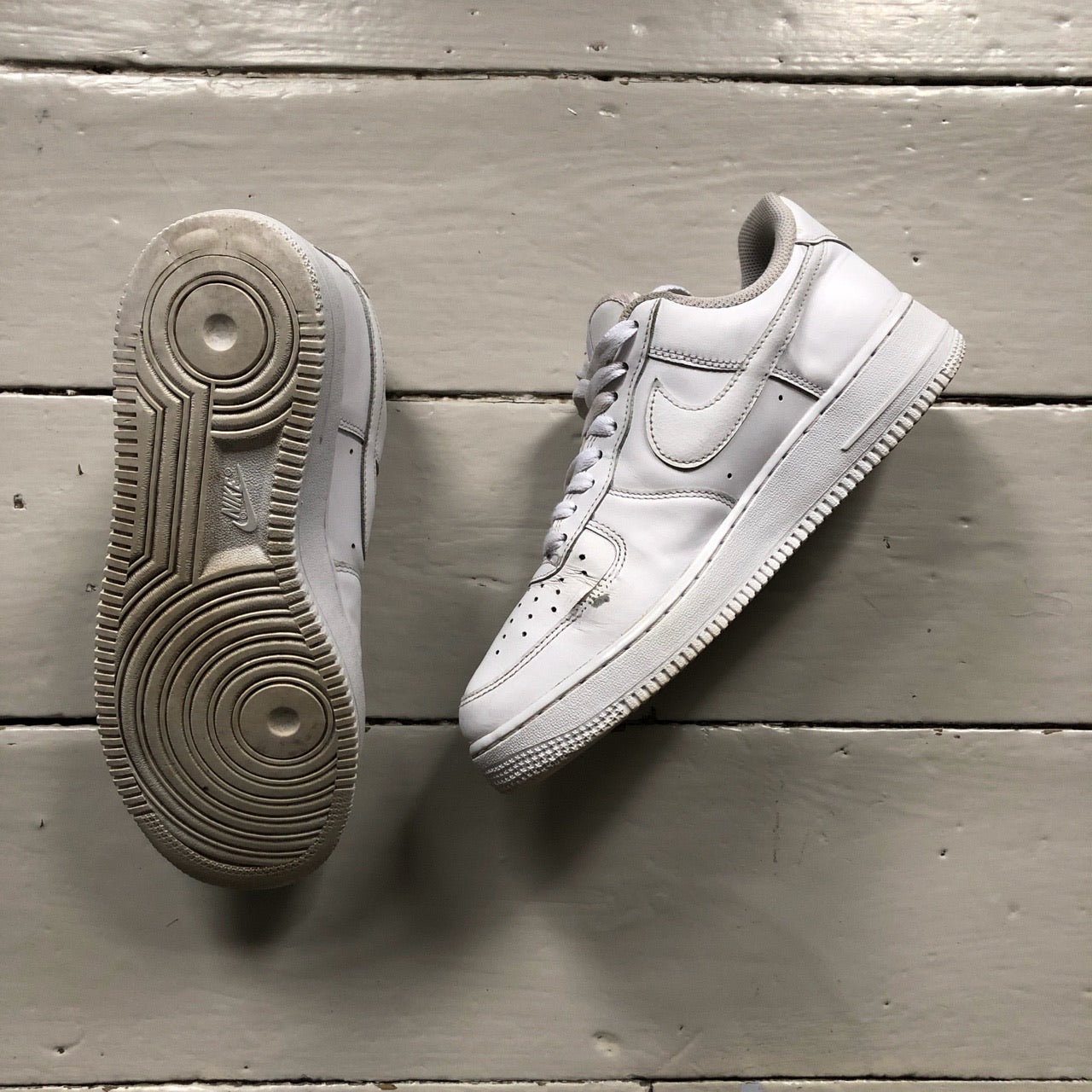 Nike Air Force 1 White (UK 7)