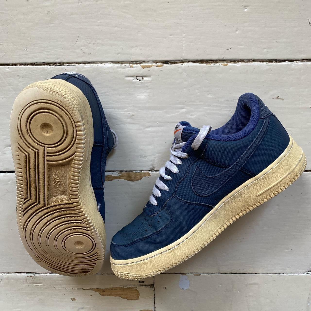 Nike Air Force 1 Navy (UK 8)