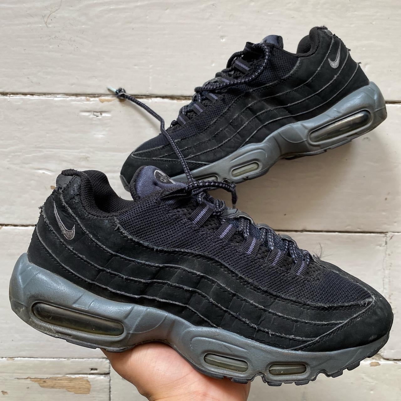 Nike Air Max 95 Black and Grey (UK 8)