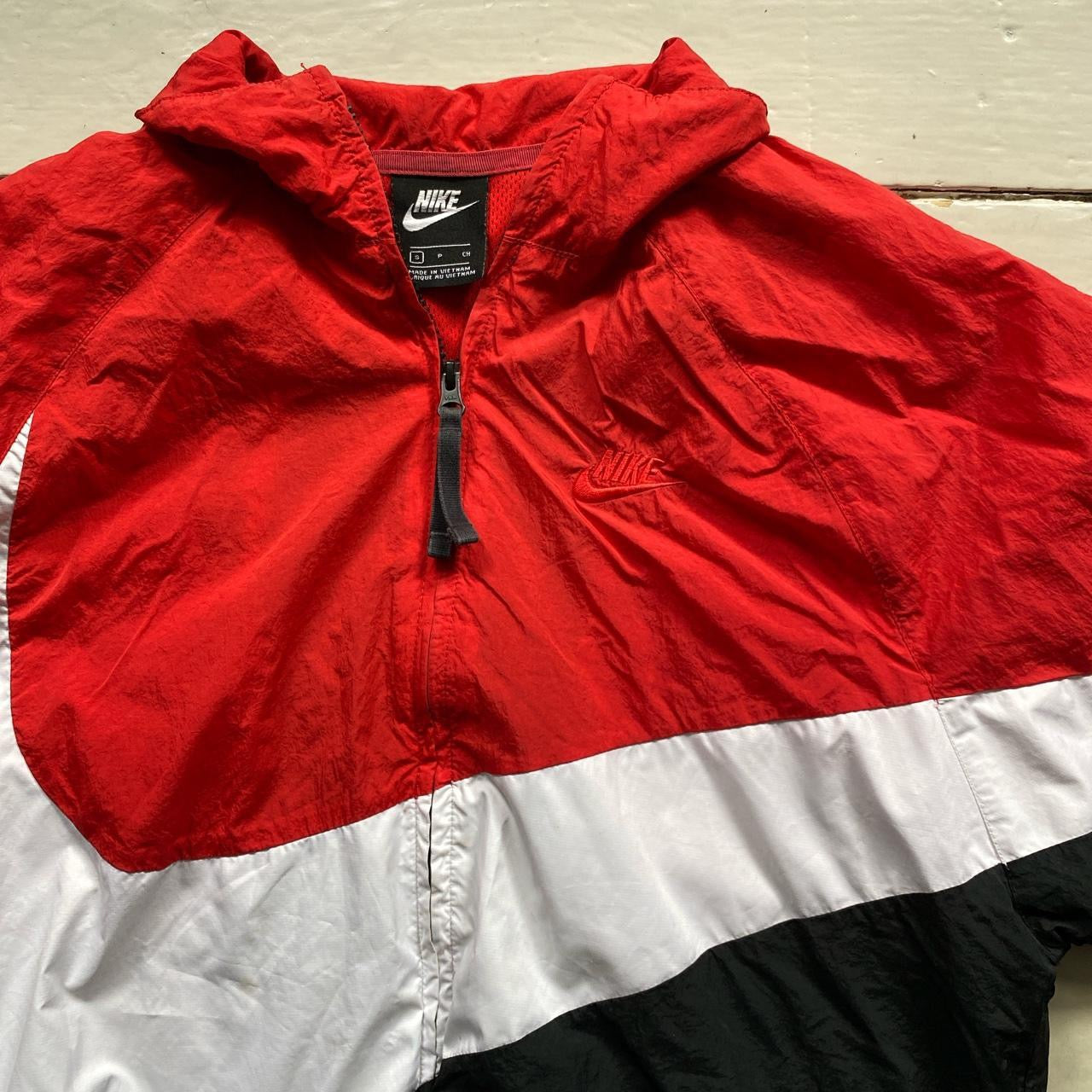 Nike Big Swoosh Windbreaker (Small)