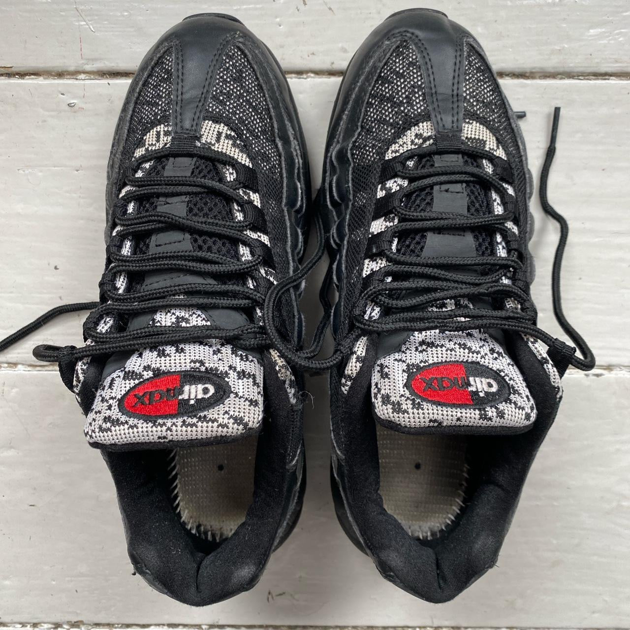 Nike Air Max 95 Black and Red (UK 6)