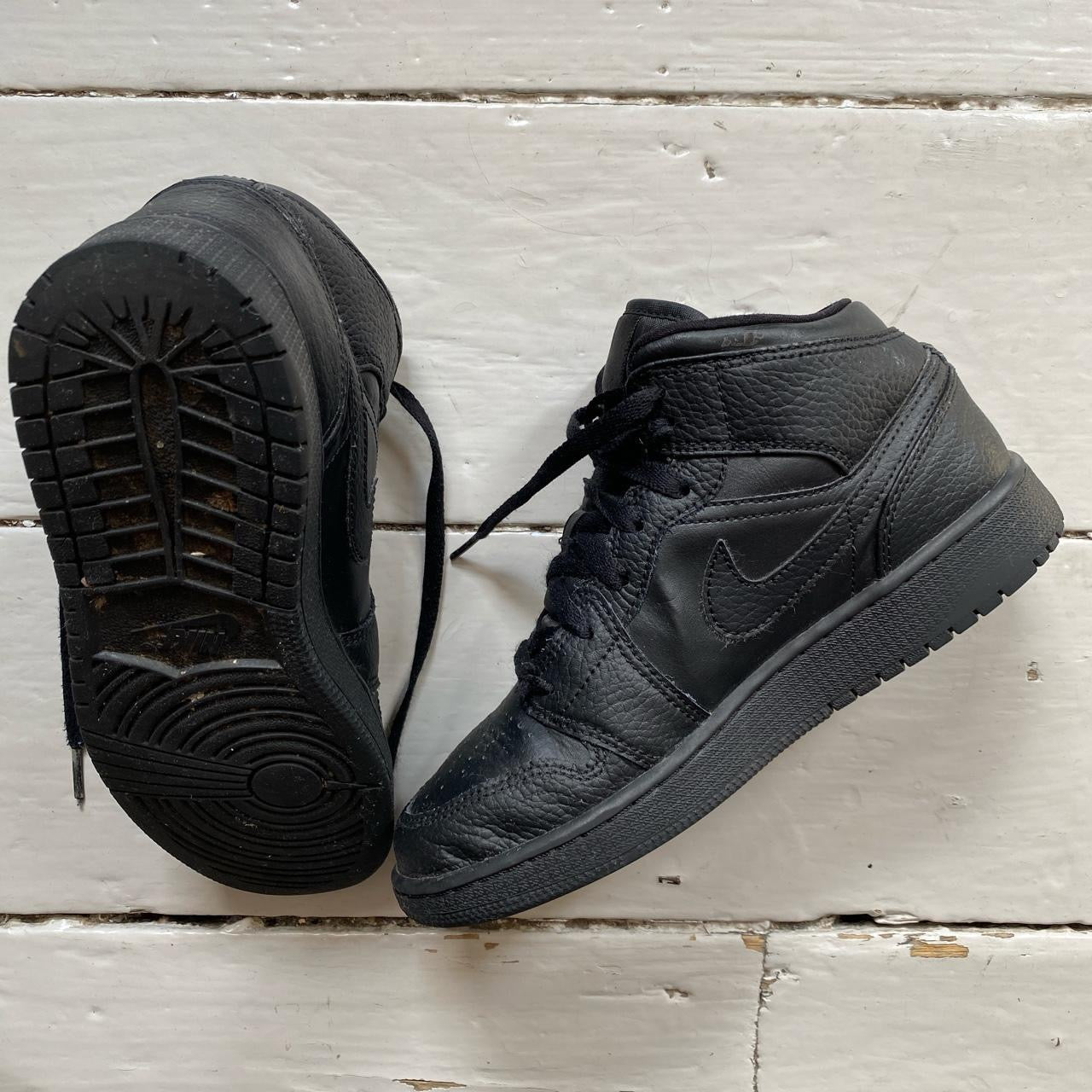 Jordan 1 Mid Black (UK 5)