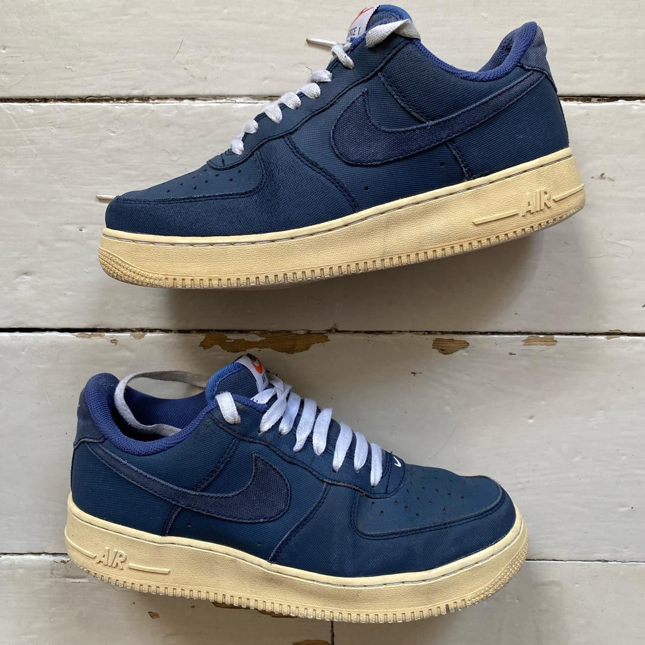 Nike Air Force 1 Navy (UK 8)