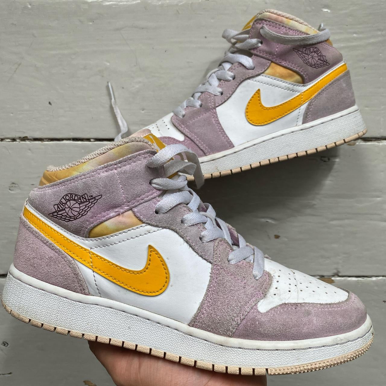 Jordan 1 Mid Arctic Pink (UK 5)