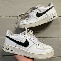 Nike Air Force 1 White and black (UK 6)
