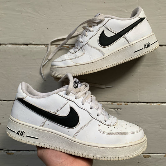 Nike Air Force 1 White and black (UK 6)