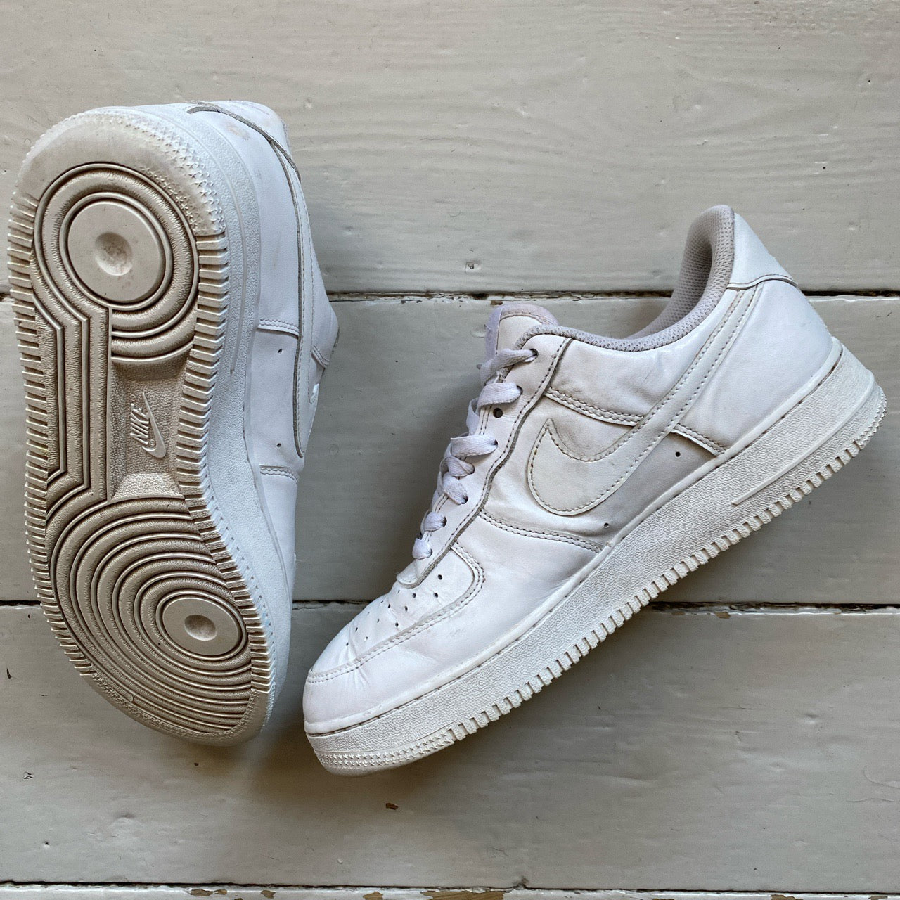 Nike Air Force 1 White (UK 9)