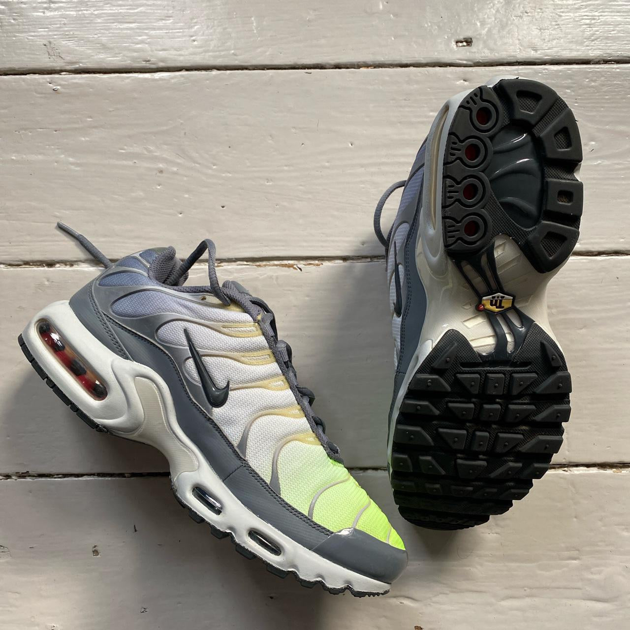 Nike TN Air Max Plus TN Grey Green Ombre UK 8 Wear Garson