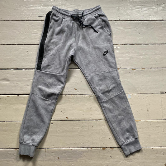 Nike Tech Fleece Grey Old Season (Small)