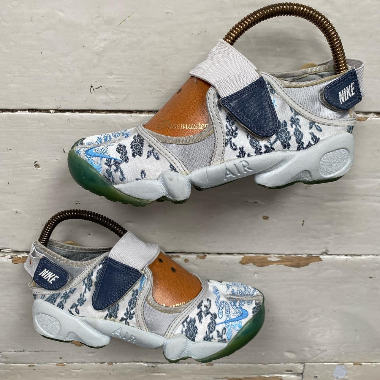 Nike Air Rift Split Toe (UK 3.5)