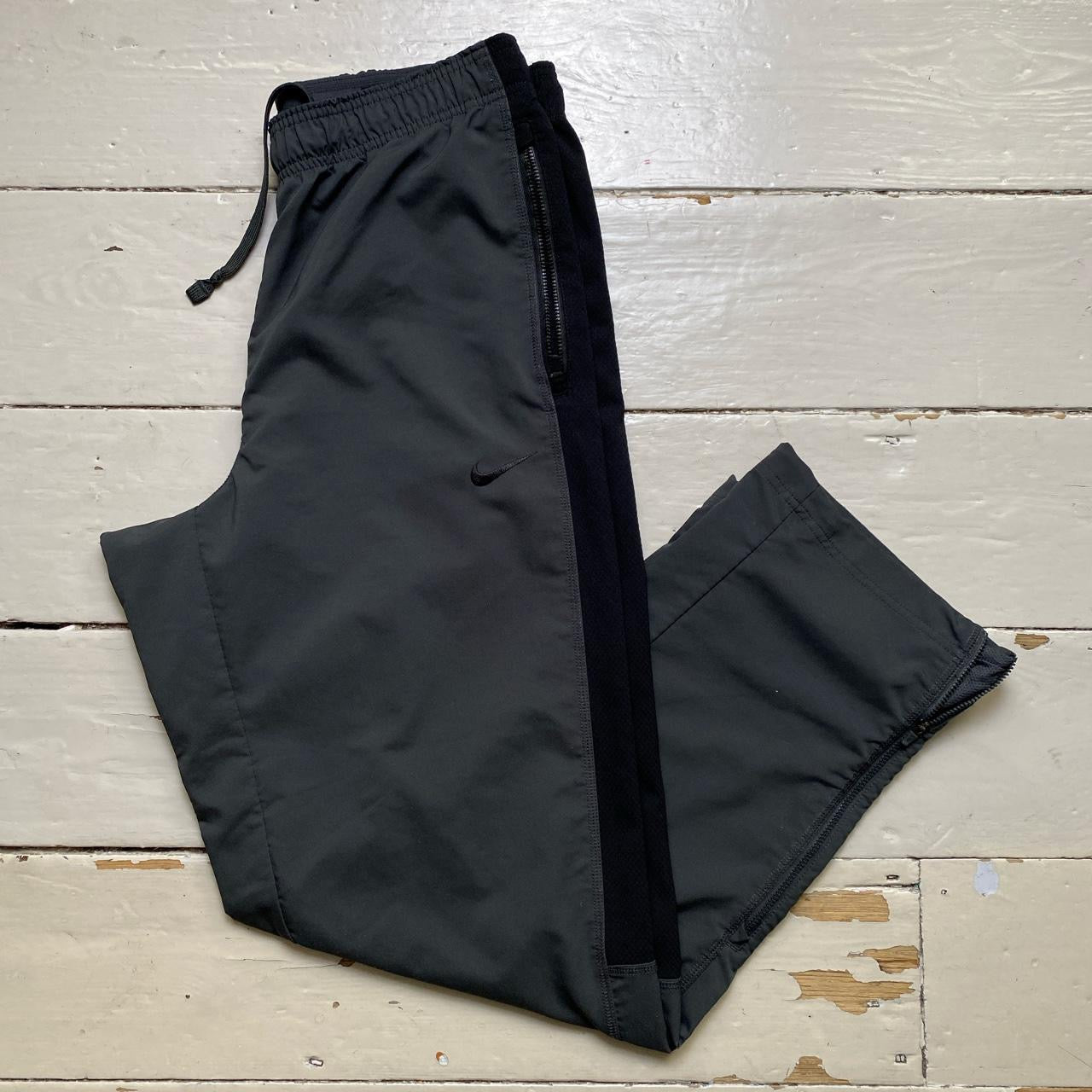 Nike Dri Fit Baggy Shell Bottoms (Medium)