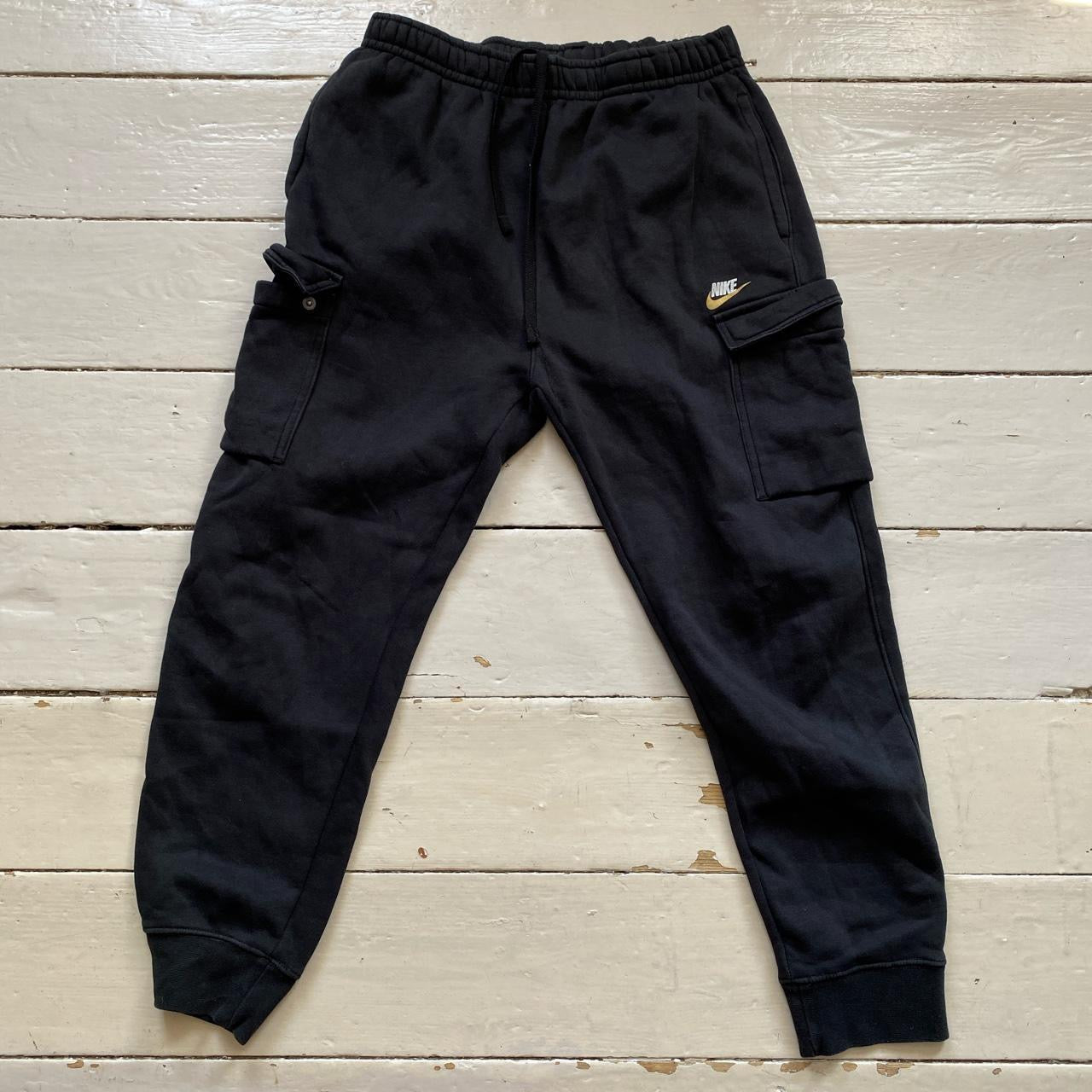 Nike Swoosh Cargo joggers (Large)