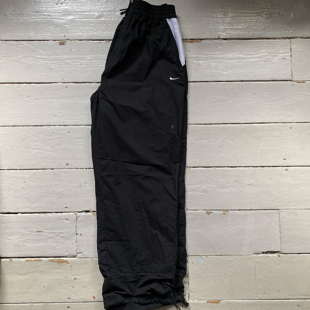 Nike Vintage Basketball Shell Bottoms (Large)