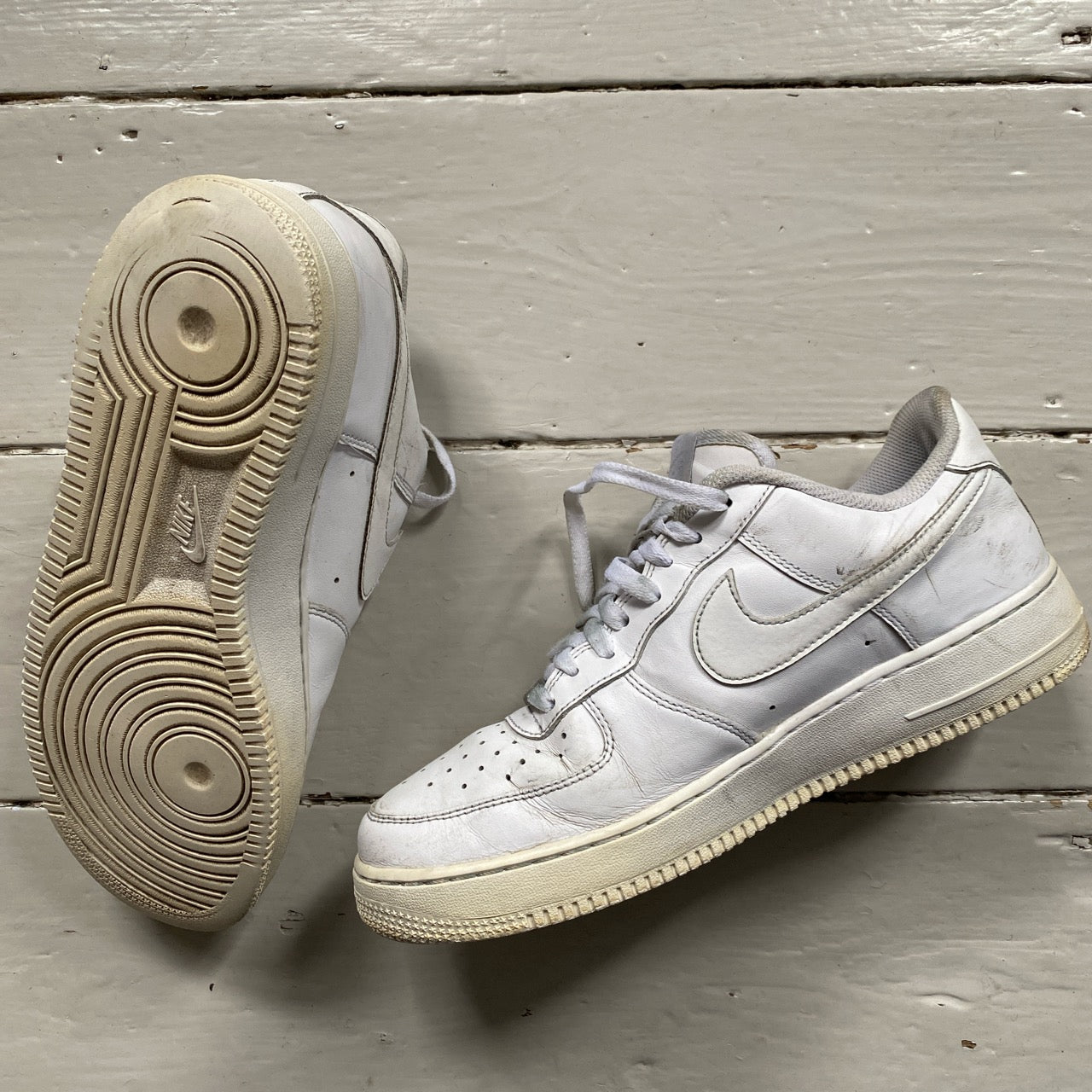 Nike Air Force 1 White (UK 9)