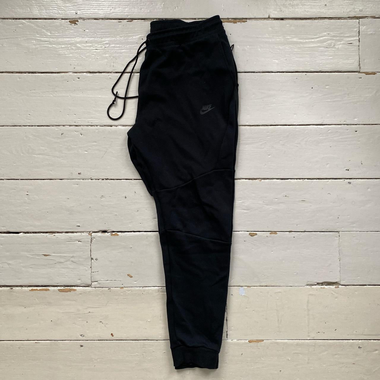 Nike Tech Fleece Black Joggers (XL)